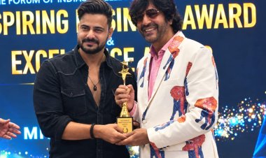 Veeir Chaudary Gets the Star Treatment at Award Night as Fans Line Up for Pictures